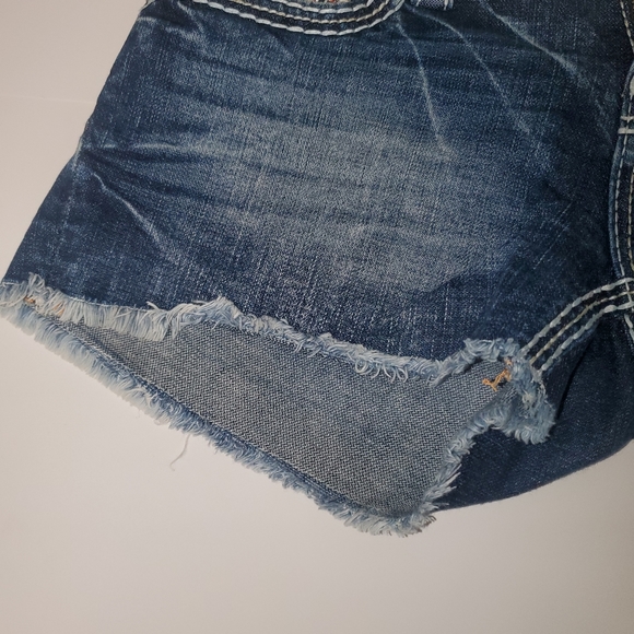 Rock Revival Bambi Denim Shorts Women's 28 Blue Jean Booty Embroided Bling Cut - Picture 5 of 16